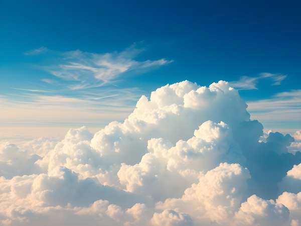 上空から見下ろす壮大な積乱雲